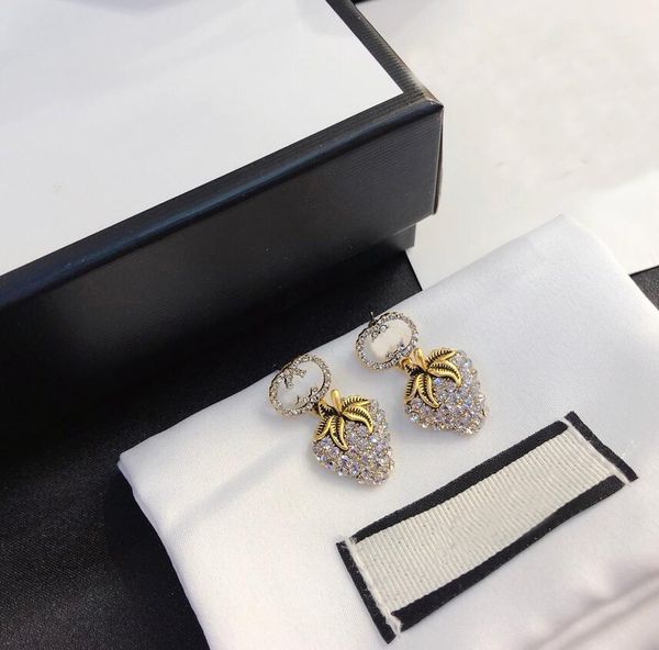 7 style simple desinger brand letter ear stud inlaid pearl crystal rhinestone earrings wedding party jewelry accessories, Golden;silver
7 style simple desinger brand letter ear stud inlaid pearl crystal rhinestone earrings wedding party jewelry accessories, Golden;silver