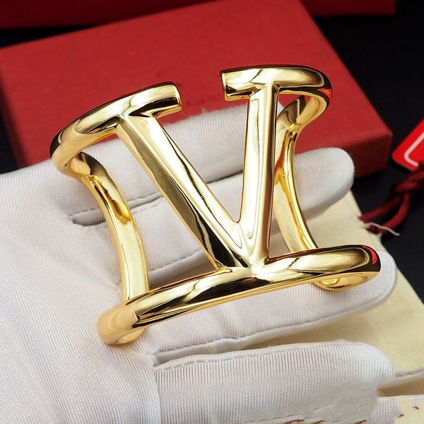 luxury bangle bracelets brand designer copper with 18k gold plated big alphabet letter v hollow open wide bangle for women jewelry fashion a, Black
luxury bangle bracelets brand designer copper with 18k gold plated big alphabet letter v hollow open wide bangle for women jewelry fashion a, Black