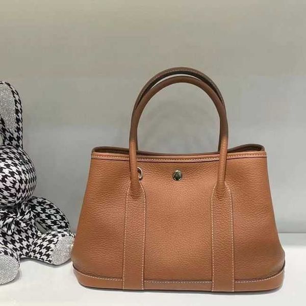 classic tote bags garden party 2023 new layer cowhide ribbed leather bag 30cm genuine handbag versatile one shoulder crossbody women's
classic tote bags garden party 2023 new layer cowhide ribbed leather bag 30cm genuine handbag versatile one shoulder crossbody women's