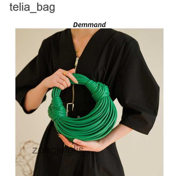 women's bottegaas bags designer large tote bag venetaas handbags bag girl 2023 new tubular woven noodle handmade bread pulling handbag
women's bottegaas bags designer large tote bag venetaas handbags bag girl 2023 new tubular woven noodle handmade bread pulling handbag
