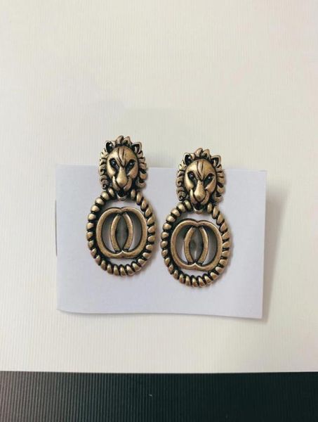 2022 fashion lion head stud chic colored pendant earrings charm designer tiger head letter crystal studs women eardrop luxury jewe7868301, Golden;silver
2022 fashion lion head stud chic colored pendant earrings charm designer tiger head letter crystal studs women eardrop luxury jewe7868301, Golden;silver