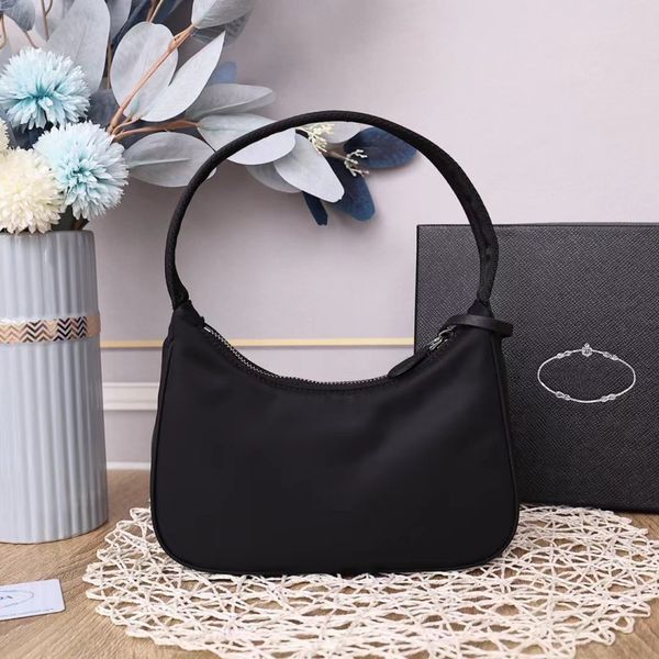 famous brand classic simple crescent bag 2023 popular nylon fabric casual versatile zipper women's one shoulder underarm bag factory wh
famous brand classic simple crescent bag 2023 popular nylon fabric casual versatile zipper women's one shoulder underarm bag factory wh