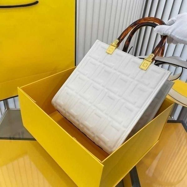 new designer outdoor fashion bag 2023 tote sunshine fashionable versatile shopping popular internet high beauty handbag trendy cool large ca
new designer outdoor fashion bag 2023 tote sunshine fashionable versatile shopping popular internet high beauty handbag trendy cool large ca