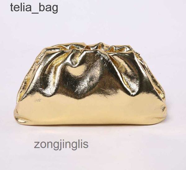 fold bottegaas small venetaas clip bags korean mini luxury pouch cloud female designer large tote bag single bag shoulder cros 1sh5
fold bottegaas small venetaas clip bags korean mini luxury pouch cloud female designer large tote bag single bag shoulder cros 1sh5