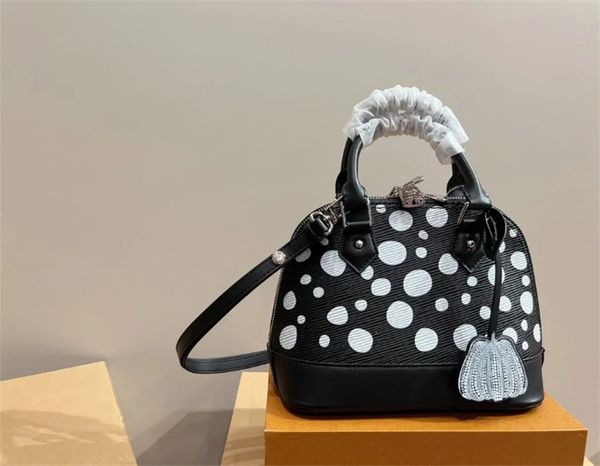 classic designer tote bag women's shoulder bag chain messenger bag leather handbag shell purse purse women's cosmetics crossbody b
classic designer tote bag women's shoulder bag chain messenger bag leather handbag shell purse purse women's cosmetics crossbody b
