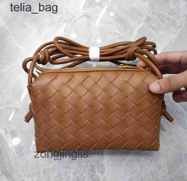authentic bags loop designer large tote bag venetaas bottegaas bag fashion cassettes square women's woven cloud leather handheld one sh
authentic bags loop designer large tote bag venetaas bottegaas bag fashion cassettes square women's woven cloud leather handheld one sh