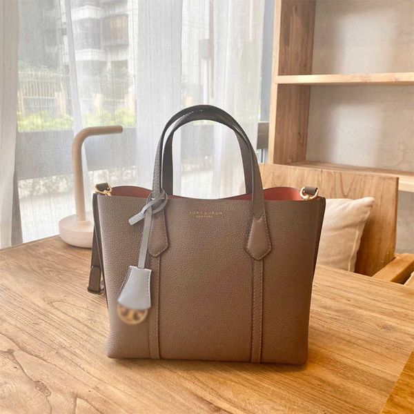 designer bag 2024 early launch tb tote new single shoulder women's oblique straddle handbag cowhide light luxury fashion versatile casu
designer bag 2024 early launch tb tote new single shoulder women's oblique straddle handbag cowhide light luxury fashion versatile casu