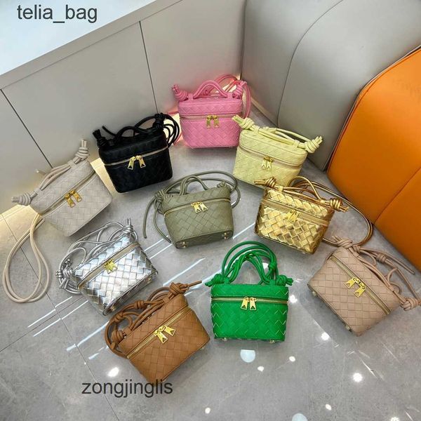 single classic ladies woven venetaas square bags designer fashion 2023 girl bag bottegaas versatile intrecciato makeup shoulder box oblique
single classic ladies woven venetaas square bags designer fashion 2023 girl bag bottegaas versatile intrecciato makeup shoulder box oblique