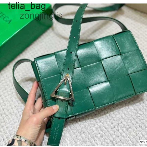 woven bottegaas hand ladies crossbody classic triangle cassettes bag designer pillow venetaes leather bags shoulder 2023 tabby fashion handb
woven bottegaas hand ladies crossbody classic triangle cassettes bag designer pillow venetaes leather bags shoulder 2023 tabby fashion handb