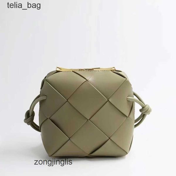 box cassettes purse bag venetaas 2023 camera woven box designer bags bottegaas leather crossbody green small square 1wtw
box cassettes purse bag venetaas 2023 camera woven box designer bags bottegaas leather crossbody green small square 1wtw