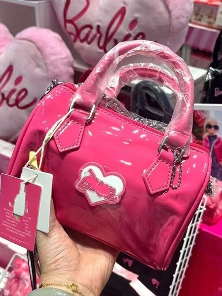 jewelry pouches retro bags bright face shoulder bag for female niche design, Pink;blue
jewelry pouches retro bags bright face shoulder bag for female niche design, Pink;blue