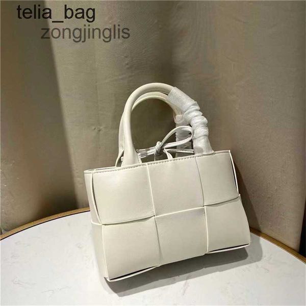 totes high bottegaas spring bag single 2023 cowhide venetaes knitted bags quality leather shoulder acro crossbody handbag 0glo
totes high bottegaas spring bag single 2023 cowhide venetaes knitted bags quality leather shoulder acro crossbody handbag 0glo