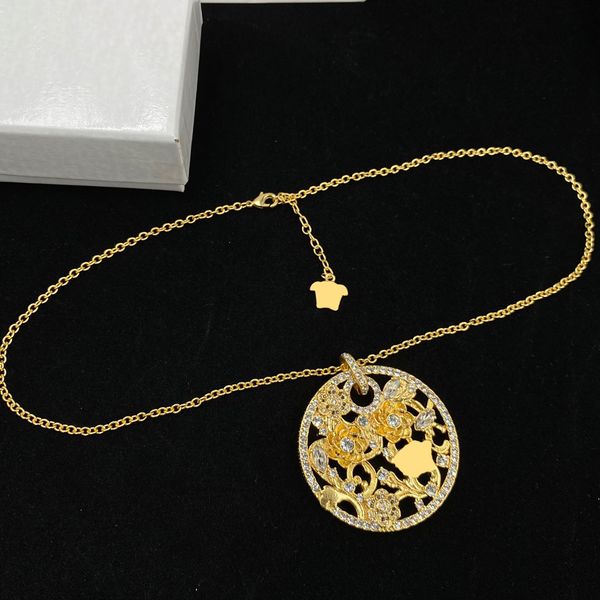 gold flower necklace pendant designer diamonds circle necklaces woman luxury jewelry chains womens neckwear wedding golden necklaces medusa, Silver
gold flower necklace pendant designer diamonds circle necklaces woman luxury jewelry chains womens neckwear wedding golden necklaces medusa, Silver