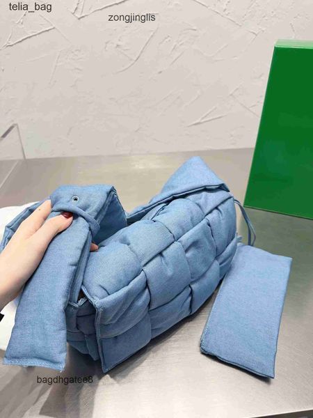hand classic puffy denim bag pillow cassettes ladies shoulder bottegaas fashion men bags 2023 women venetaas soft handbags crossbody hanp vk
hand classic puffy denim bag pillow cassettes ladies shoulder bottegaas fashion men bags 2023 women venetaas soft handbags crossbody hanp vk