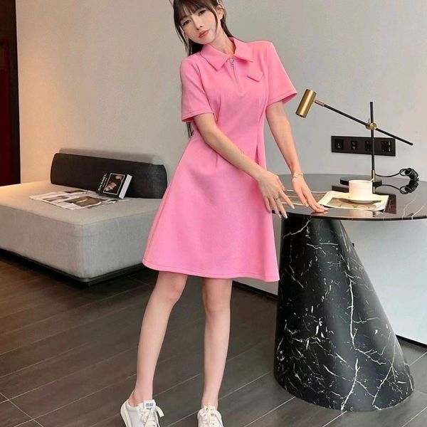 designer women's triangle letter simple luxury pleats solid color round neck english dress casual loose fashion dress, Black;gray
designer women's triangle letter simple luxury pleats solid color round neck english dress casual loose fashion dress, Black;gray