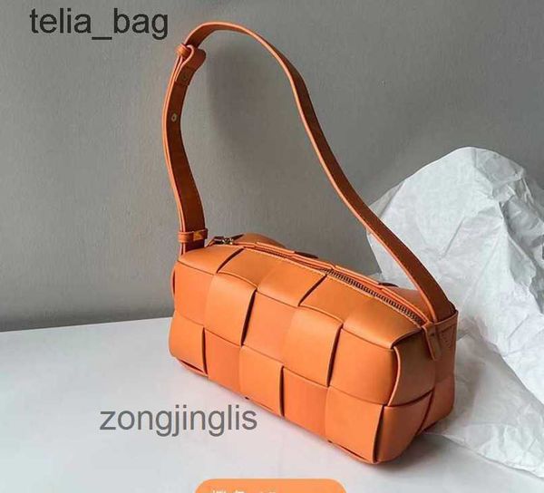 designer womven bags classic lady's brick handbag high-grade bottegaas leather 2023 network genuine venetaas knitted one-shoulder under
designer womven bags classic lady's brick handbag high-grade bottegaas leather 2023 network genuine venetaas knitted one-shoulder under