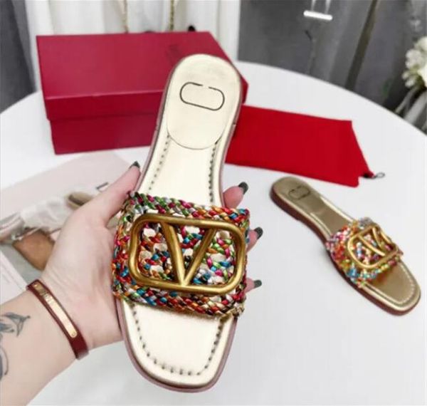 2024 designer new gold letter buckle slippers ladies leather sandals color white black grey green soft pink sail summer beach shoes size 35-
2024 designer new gold letter buckle slippers ladies leather sandals color white black grey green soft pink sail summer beach shoes size 35-