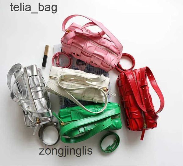 bottegaas classic ladies venetaas pleated bags designer 2023 girl brick bag cassettes small square leather woven female single shoulder unde
bottegaas classic ladies venetaas pleated bags designer 2023 girl brick bag cassettes small square leather woven female single shoulder unde