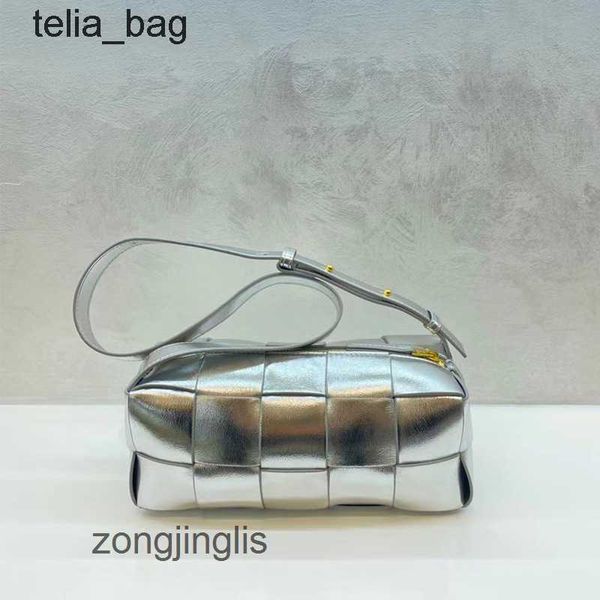 candy bottegaas bag 2023 color venetaes bags summer brick one cassettes cowhide knitted shoulder underarm square higquality wo i0pp
candy bottegaas bag 2023 color venetaes bags summer brick one cassettes cowhide knitted shoulder underarm square higquality wo i0pp