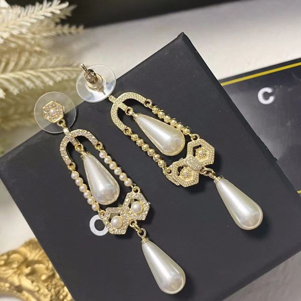 luxurys designers fashion earrings ear studs woman brand classic letters golden silver sparkling diamond earring stud jewelry-77777
luxurys designers fashion earrings ear studs woman brand classic letters golden silver sparkling diamond earring stud jewelry-77777