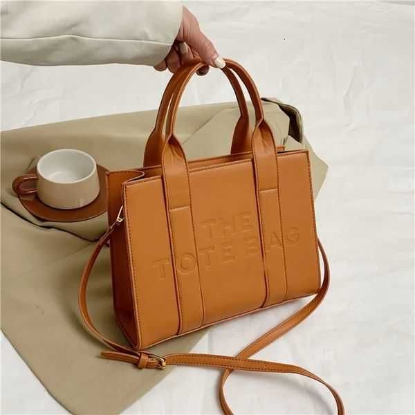 nylon marc the tote bag lady famous designer cool straw weave beach bag large capacity crossbody shoulder handbags womens wallet crossbody c
nylon marc the tote bag lady famous designer cool straw weave beach bag large capacity crossbody shoulder handbags womens wallet crossbody c