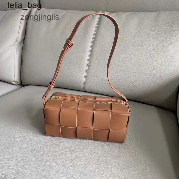 fashion venetaes brick capacity cassettes bottegaas bags underarm designer bag 2023 large knitted pillow cowhide women's one shoulder c
fashion venetaes brick capacity cassettes bottegaas bags underarm designer bag 2023 large knitted pillow cowhide women's one shoulder c