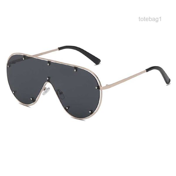 new metal large frame trendy sunglasses with multiple nails, fashionable and luxurious hollow out sunglasses, women's glasses h69o, White;black
new metal large frame trendy sunglasses with multiple nails, fashionable and luxurious hollow out sunglasses, women's glasses h69o, White;black