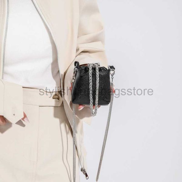 baobao women's korean edition fashion and popular mini solid color shiny face diagonal straddle with a texture of westernization chain
baobao women's korean edition fashion and popular mini solid color shiny face diagonal straddle with a texture of westernization chain