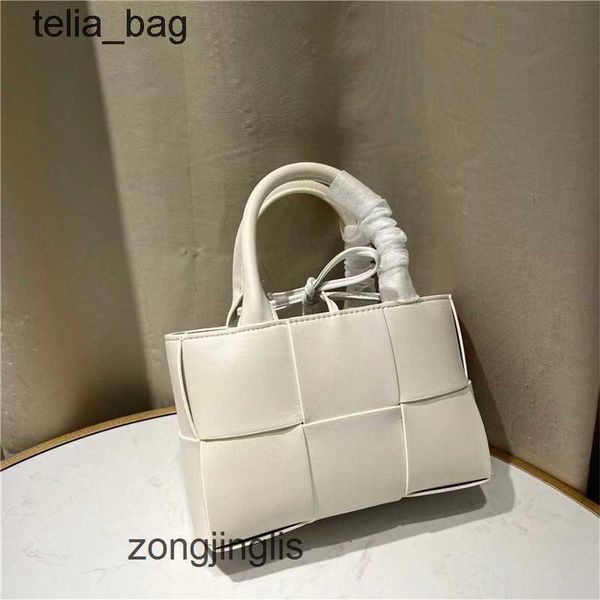 totes high bottegaas spring bag single 2023 cowhide venetaes knitted bags quality leather shoulder acro crossbody handbag women 1b40
totes high bottegaas spring bag single 2023 cowhide venetaes knitted bags quality leather shoulder acro crossbody handbag women 1b40