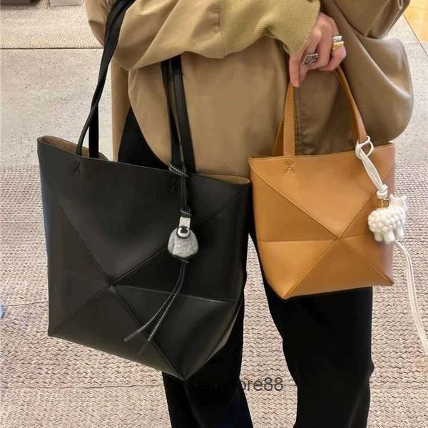 girl designer totes bag spain lowe bags puzzle fold cowhide deformed geometry tote single shoulder oblique straddle handheld women's wi
girl designer totes bag spain lowe bags puzzle fold cowhide deformed geometry tote single shoulder oblique straddle handheld women's wi