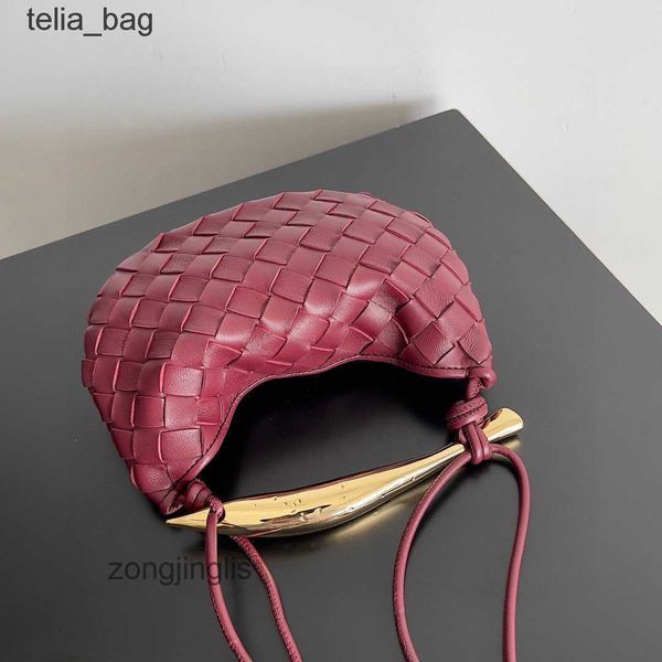 bottegaas woven handbags venetaas the tote bag bag leather sardine niche design metal half moon handle dumpling one shoulder cross body hand
bottegaas woven handbags venetaas the tote bag bag leather sardine niche design metal half moon handle dumpling one shoulder cross body hand