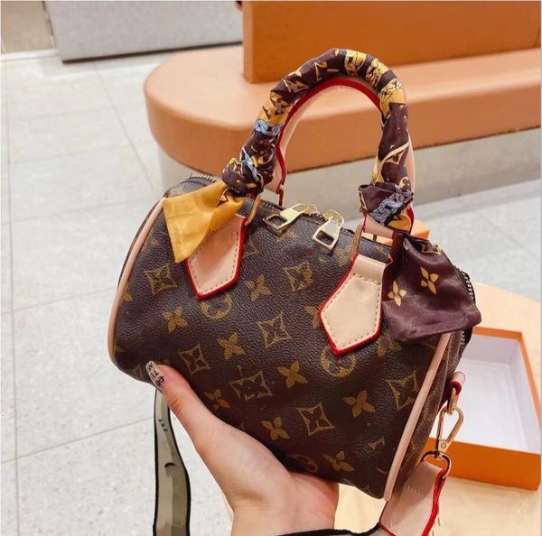 pillow bag oxidize cowhide speedy 20cm sell fashion bag women bag shoulder bags lady totes handbags bags old flower bags wallet purse have b
pillow bag oxidize cowhide speedy 20cm sell fashion bag women bag shoulder bags lady totes handbags bags old flower bags wallet purse have b