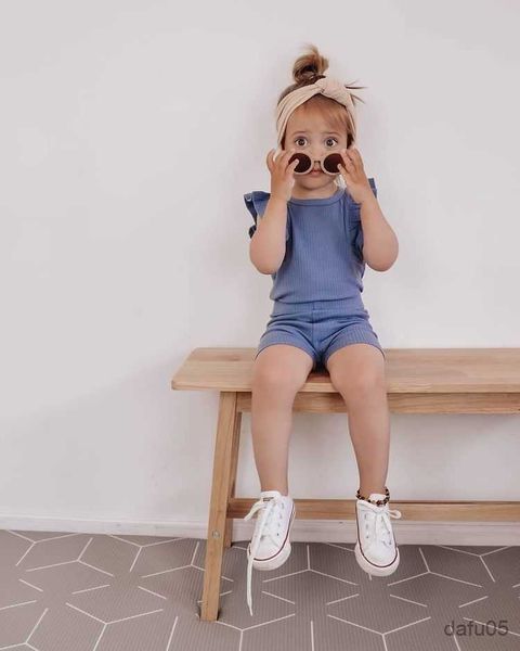 clothing sets colors infant baby girls boys clothes sets 3pcs solid flying sleeve shorts hairband set 0-24 months r230815, White
clothing sets colors infant baby girls boys clothes sets 3pcs solid flying sleeve shorts hairband set 0-24 months r230815, White
