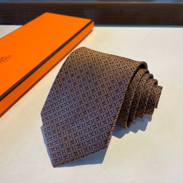 2023 year arrival ties men neck ties fashion mens neckties designer handmade business leisure cravat luxury with original box, Blue;purple
2023 year arrival ties men neck ties fashion mens neckties designer handmade business leisure cravat luxury with original box, Blue;purple