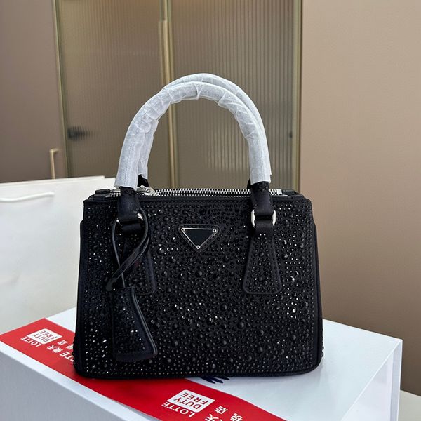 purse handbag designer tote bag fashion women leather shoulder bags versatile travel bag wallet
purse handbag designer tote bag fashion women leather shoulder bags versatile travel bag wallet