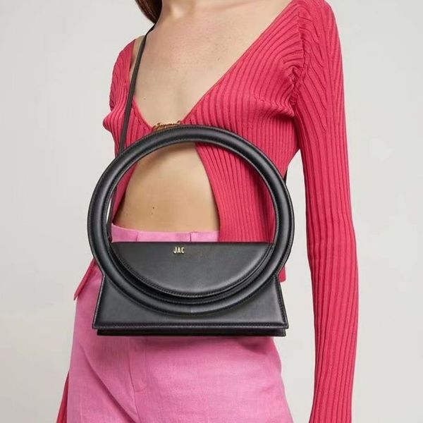 jaquemus ring hand fashion women shoulder bag designer bag leather crossbody bag tote bag messenger packages
jaquemus ring hand fashion women shoulder bag designer bag leather crossbody bag tote bag messenger packages