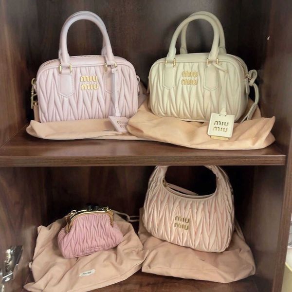 designers bags cloud bag boston sheepskin pleated tote bags shoulder crossbody hobo handbag a8x7
designers bags cloud bag boston sheepskin pleated tote bags shoulder crossbody hobo handbag a8x7