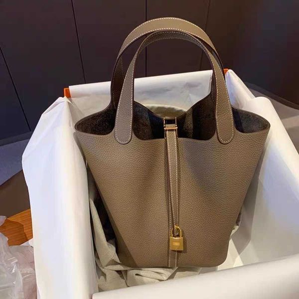 authentic totes picotin women's luxury bags bag 2023 new leather vegetable basket layer soft cow skin litchi grain bucket handbag 0djh
authentic totes picotin women's luxury bags bag 2023 new leather vegetable basket layer soft cow skin litchi grain bucket handbag 0djh