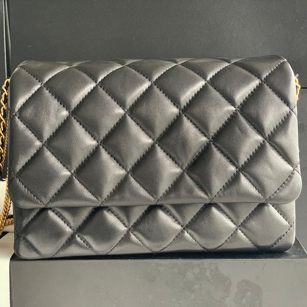 9a luxurys handbags designer shoulder bag sheepskin chain 20cm high imitation coins flap purse with box
9a luxurys handbags designer shoulder bag sheepskin chain 20cm high imitation coins flap purse with box