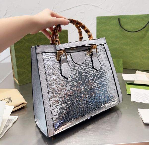 designer hobo bag women new fashion handbag luxury classical female cross grain chain crossbody clutch subaxillary package
designer hobo bag women new fashion handbag luxury classical female cross grain chain crossbody clutch subaxillary package