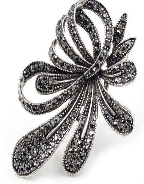 2020 rhinestone black flower brooches for women vintage antique silver brooch pin elegant exquisite broches new year gift2373904, Gray
2020 rhinestone black flower brooches for women vintage antique silver brooch pin elegant exquisite broches new year gift2373904, Gray
