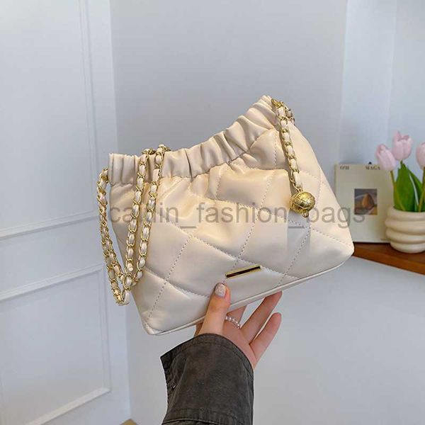 korean version of fashionable and popular underarm for women's 2023 summer new lingge trendy chain texture bucket caitlin_fashion_bags
korean version of fashionable and popular underarm for women's 2023 summer new lingge trendy chain texture bucket caitlin_fashion_bags