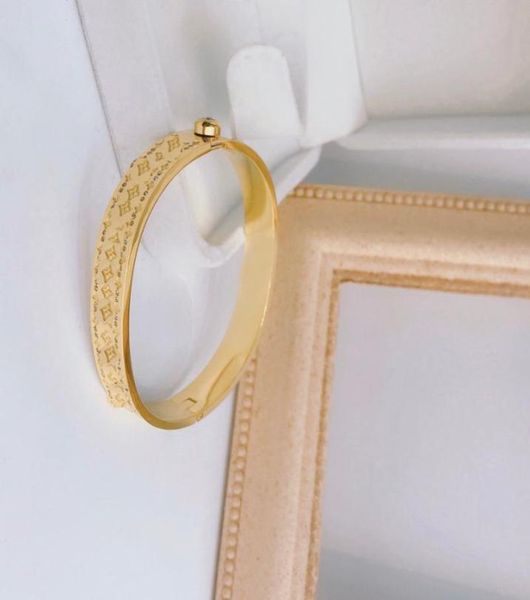 23ss brand designer men womens bangle bracelet presbyopia 18k gold plated old flower crystal stainless steel jewelry leather acces7574185, Black
23ss brand designer men womens bangle bracelet presbyopia 18k gold plated old flower crystal stainless steel jewelry leather acces7574185, Black