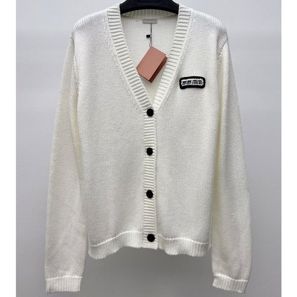 8.15 fashion v-neck long sleeve single breasted 100% wool knitted cardigan women's sweaters, White;black
8.15 fashion v-neck long sleeve single breasted 100% wool knitted cardigan women's sweaters, White;black