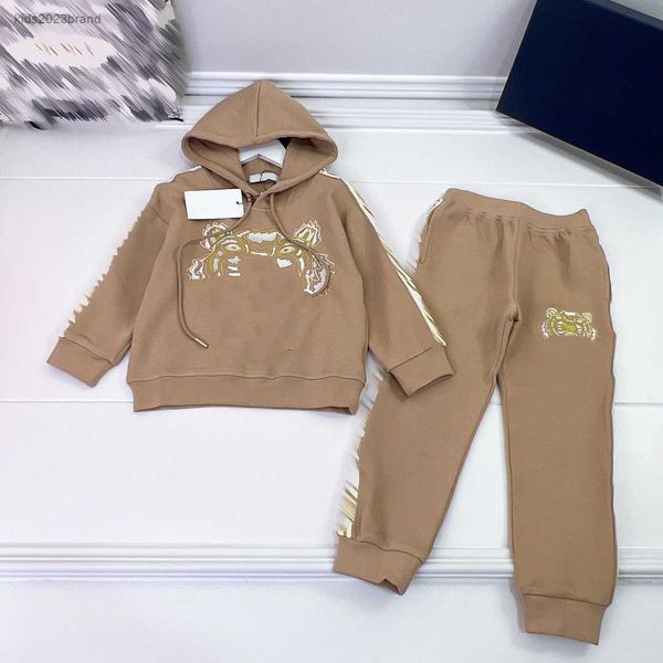 designer baby tracksuits fashion kids suits size 110-160 cm 2pcs embroidered animal logo long sleeved hoodie and sports pants aug02, White
designer baby tracksuits fashion kids suits size 110-160 cm 2pcs embroidered animal logo long sleeved hoodie and sports pants aug02, White
