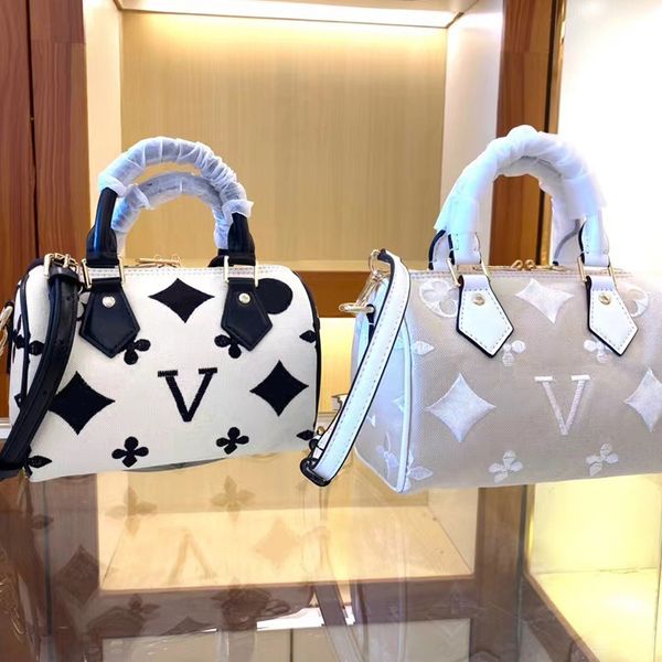 the tote bag for woman designer shoulder bag crossbody bag classic capacity purse designer woman handbag boston bag
the tote bag for woman designer shoulder bag crossbody bag classic capacity purse designer woman handbag boston bag