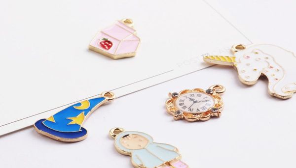 20pcs enameled clock unicorn cap girl yoghourt charm pendant jewelry findings4643141, Bronze;silver
20pcs enameled clock unicorn cap girl yoghourt charm pendant jewelry findings4643141, Bronze;silver