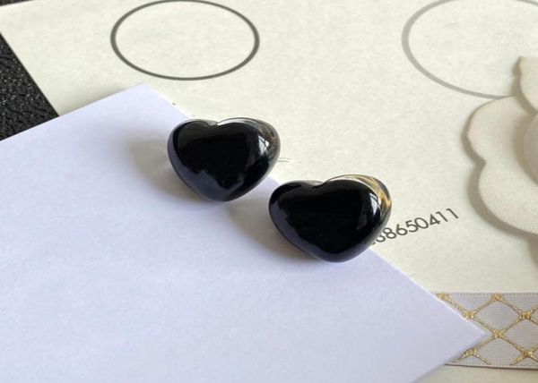 fashion brass charm accessories designer c symbol retro dangle heart earrings with paper card2757381, Golden
fashion brass charm accessories designer c symbol retro dangle heart earrings with paper card2757381, Golden