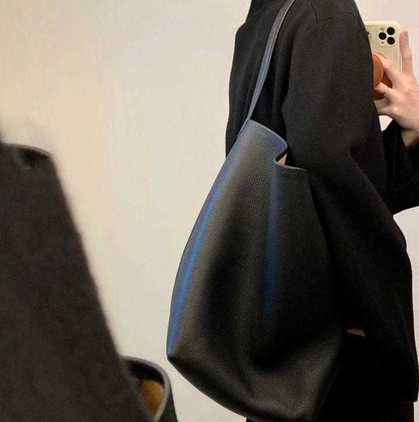 designer bag the row bucket bag small big and versatile new tote handbag large capacity single shoulder portable leather french minority
designer bag the row bucket bag small big and versatile new tote handbag large capacity single shoulder portable leather french minority