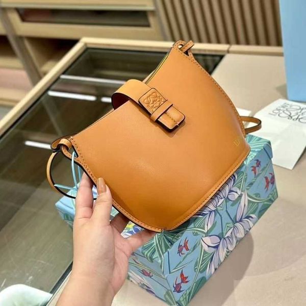 designer cubi bag luxury bucket bag women lowe handbags tote crossbody handbag shoulder totes for womens fashion capacity versatile leather
designer cubi bag luxury bucket bag women lowe handbags tote crossbody handbag shoulder totes for womens fashion capacity versatile leather